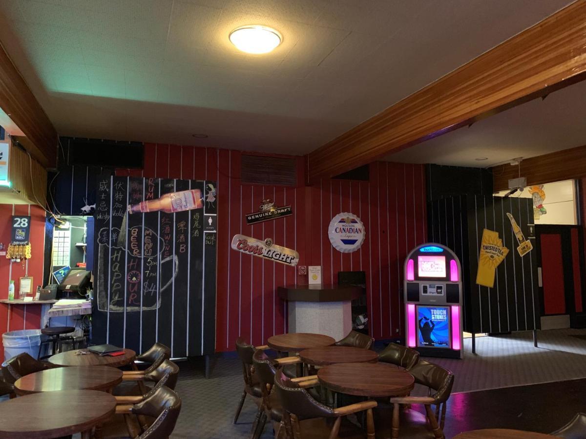 Manitou Motor Inn エクステリア 写真