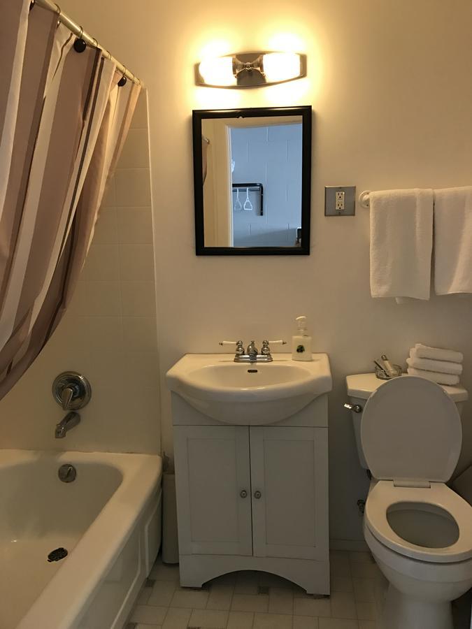 Manitou Motor Inn エクステリア 写真