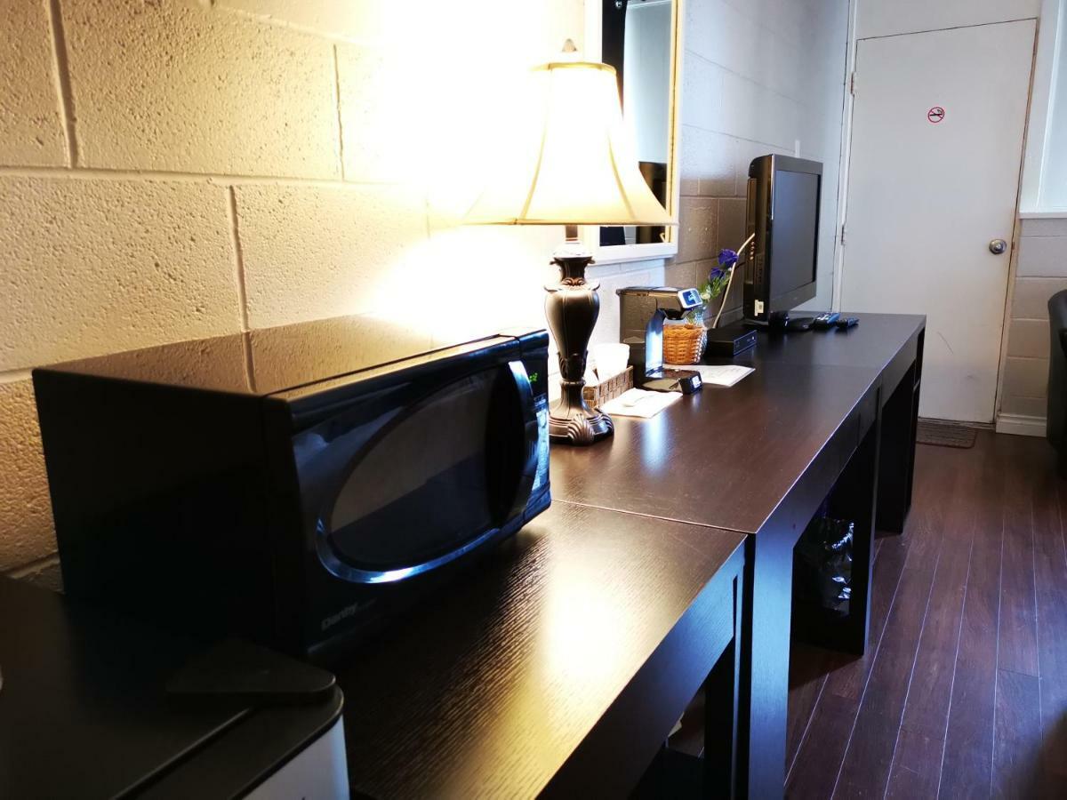 Manitou Motor Inn エクステリア 写真